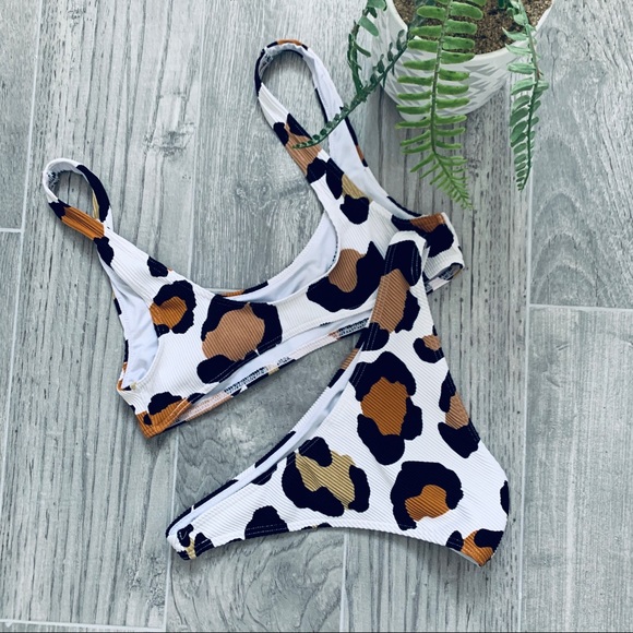 TOPSHOP Leopard Ribbed Bikini Set - Picture 5 of 8